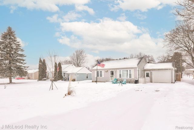 4956 Center Street, Millington Village, MI 48746