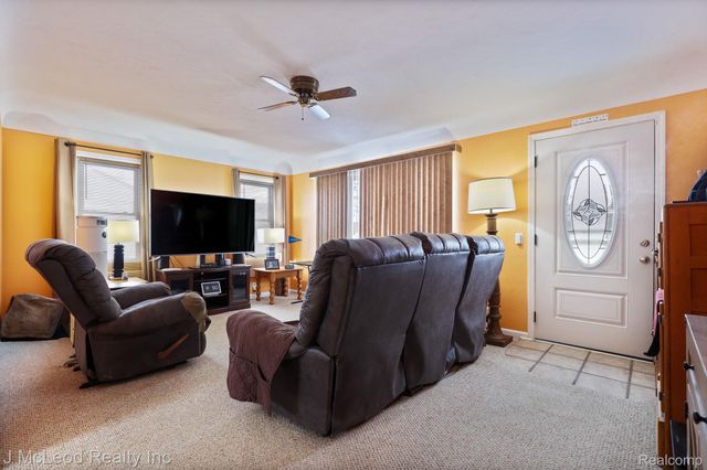 4956 Center Street, Millington Village, MI 48746