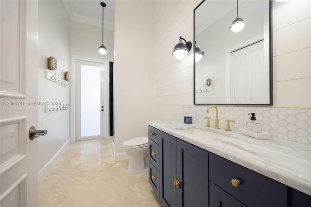 8111 SW 178th Street, Palmetto Bay, FL 33157