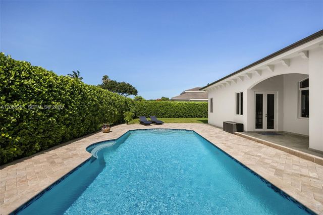 8111 SW 178th Street, Palmetto Bay, FL 33157