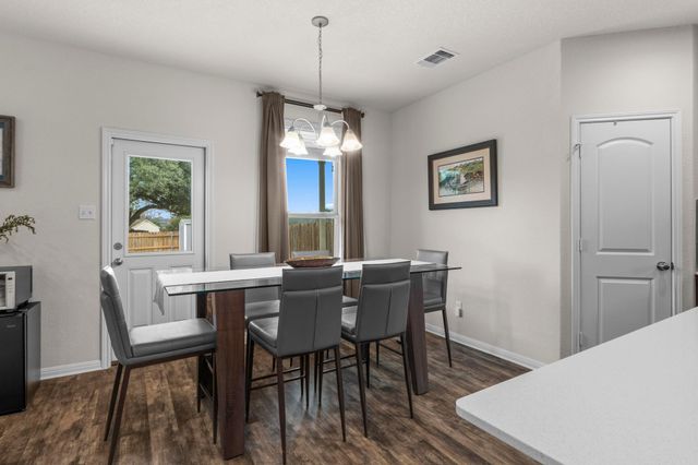 809 Whitman Ave, Georgetown, TX 78626