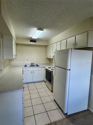 2885 S OSCEOLA AVENUE C4, Orlando, FL 32806