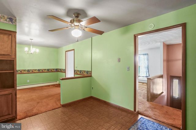 26 LAUREL DR, Hanover, PA 17331