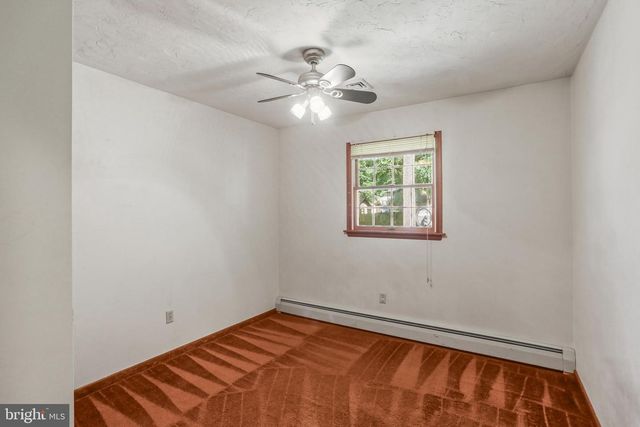 26 LAUREL DR, Hanover, PA 17331