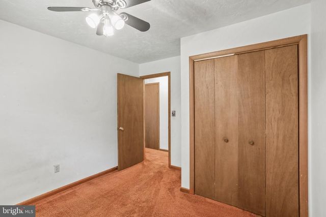 26 LAUREL DR, Hanover, PA 17331