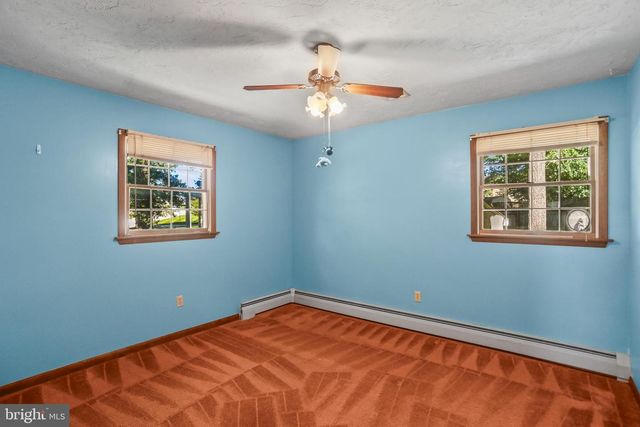 26 LAUREL DR, Hanover, PA 17331