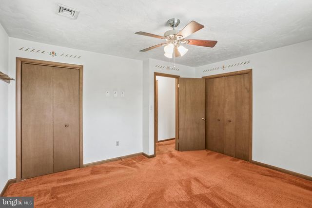 26 LAUREL DR, Hanover, PA 17331