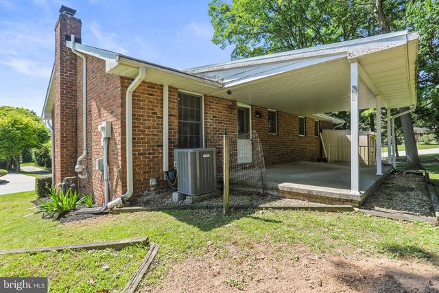 26 LAUREL DR, Hanover, PA 17331