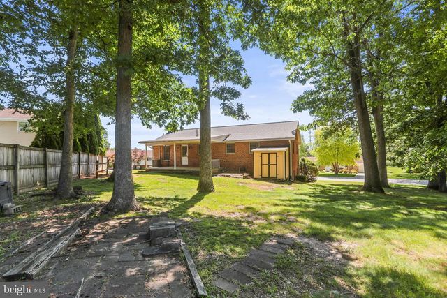 26 LAUREL DR, Hanover, PA 17331