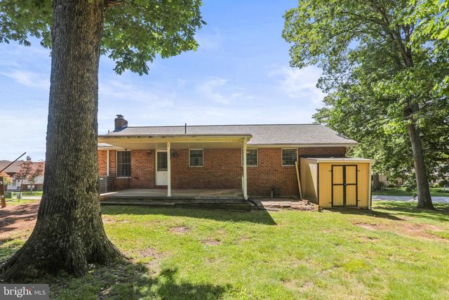 26 LAUREL DR, Hanover, PA 17331