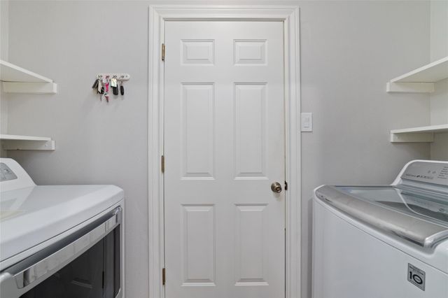 218 E Rainbow Ridge Circle, The Woodlands, TX 77381