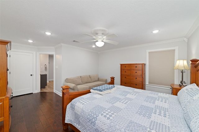 218 E Rainbow Ridge Circle, The Woodlands, TX 77381