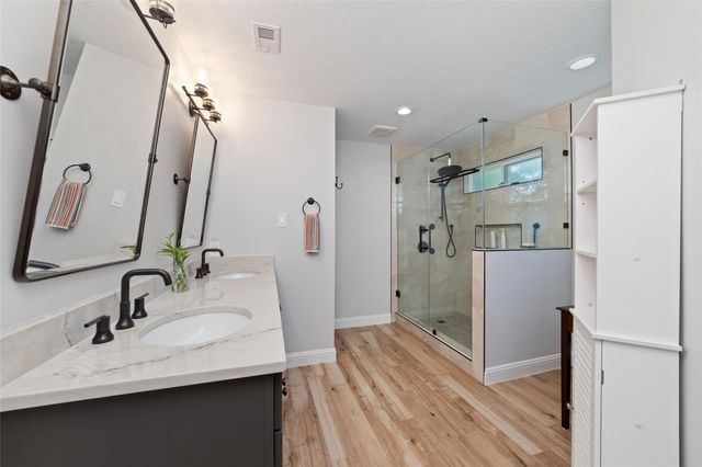 218 E Rainbow Ridge Circle, The Woodlands, TX 77381