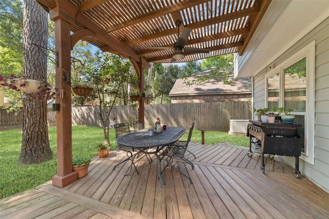 218 E Rainbow Ridge Circle, The Woodlands, TX 77381