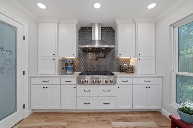218 E Rainbow Ridge Circle, The Woodlands, TX 77381