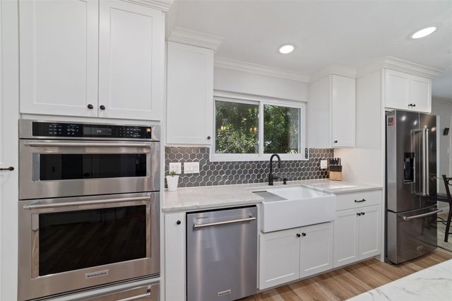 218 E Rainbow Ridge Circle, The Woodlands, TX 77381