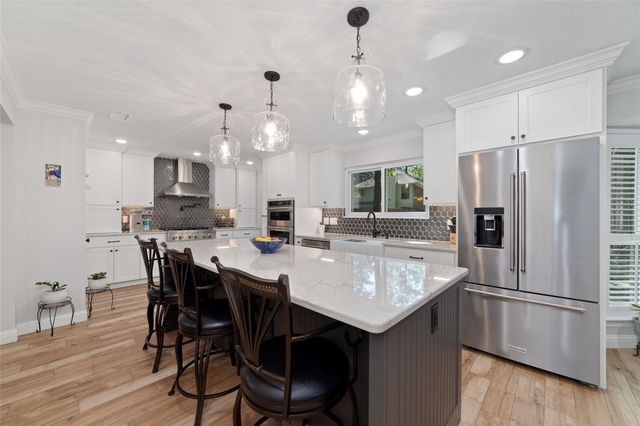 218 E Rainbow Ridge Circle, The Woodlands, TX 77381
