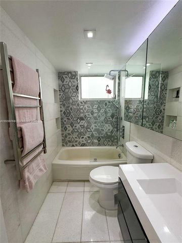 1400 Pennsylvania Ave 8, Miami Beach, FL 33139