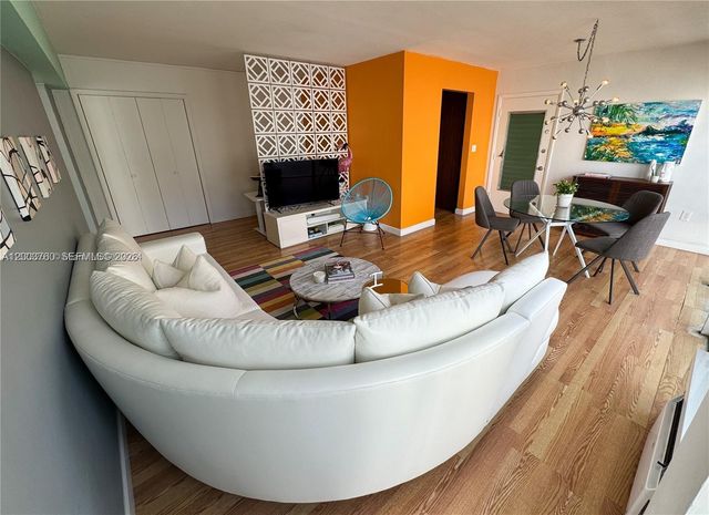 1400 Pennsylvania Ave 8, Miami Beach, FL 33139