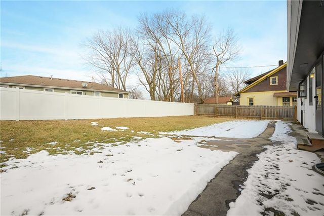 800 E Pearl Street, Harrisonville, MO 64701