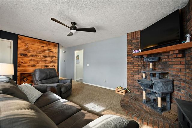 800 E Pearl Street, Harrisonville, MO 64701