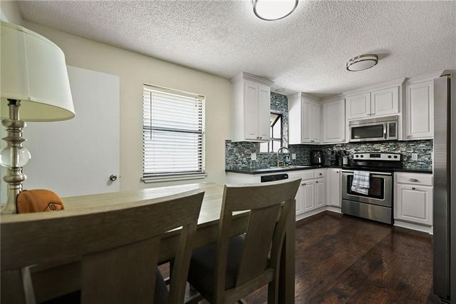 800 E Pearl Street, Harrisonville, MO 64701