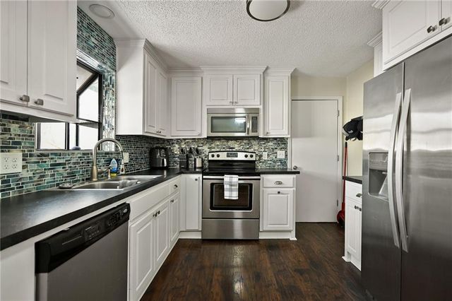 800 E Pearl Street, Harrisonville, MO 64701