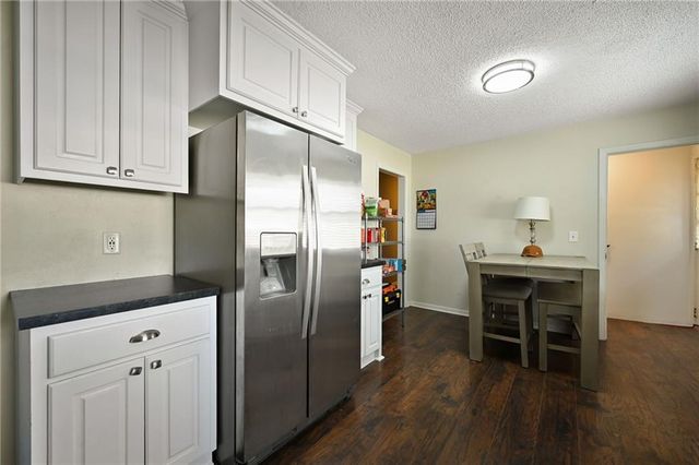 800 E Pearl Street, Harrisonville, MO 64701