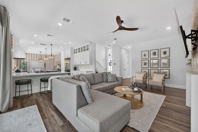 2314 E Kynzlee Avenue, Fresno, CA 93730