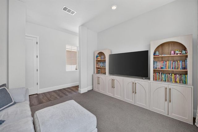 2314 E Kynzlee Avenue, Fresno, CA 93730