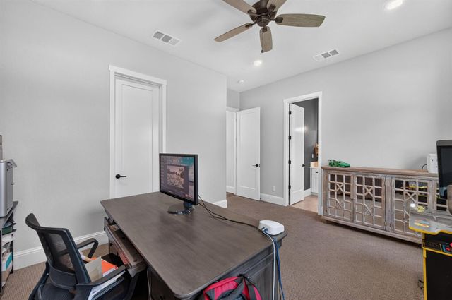 2314 E Kynzlee Avenue, Fresno, CA 93730