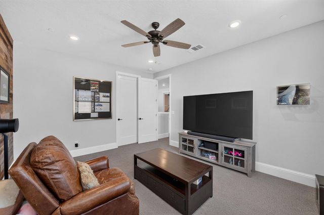 2314 E Kynzlee Avenue, Fresno, CA 93730