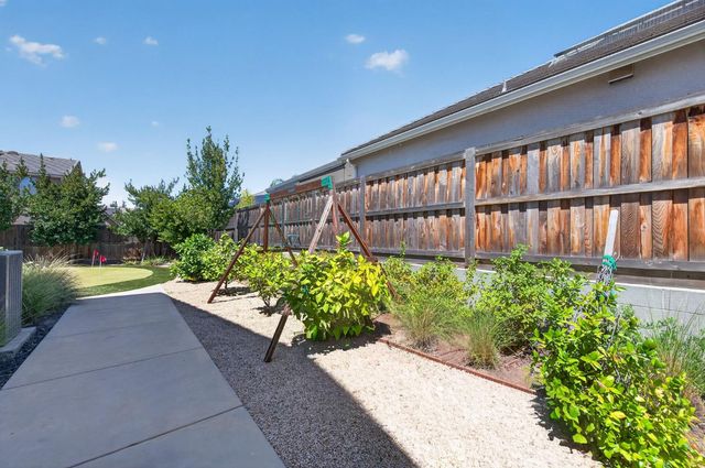 2314 E Kynzlee Avenue, Fresno, CA 93730
