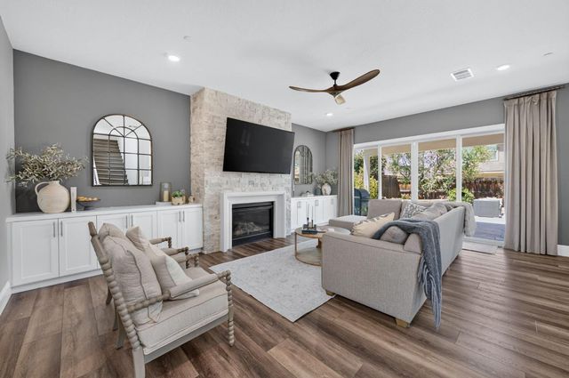 2314 E Kynzlee Avenue, Fresno, CA 93730