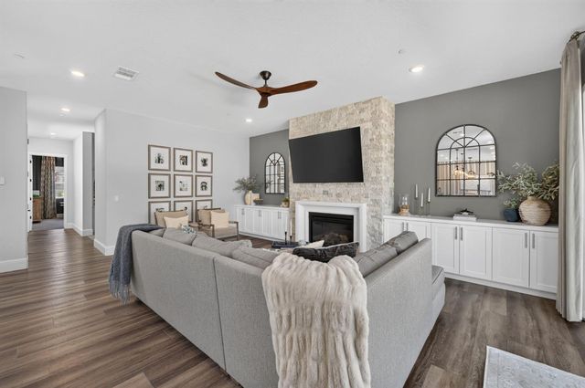 2314 E Kynzlee Avenue, Fresno, CA 93730