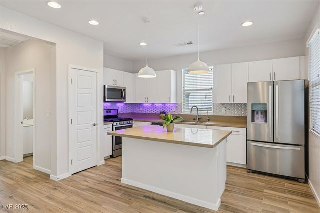 11251 Hidden Peak Avenue 212, Las Vegas, NV 89135