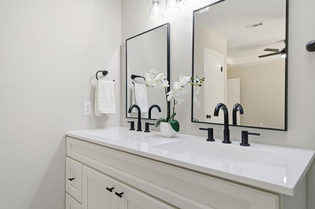 69 NW Olde Cypress Circle, Fort Walton Beach, FL 32548