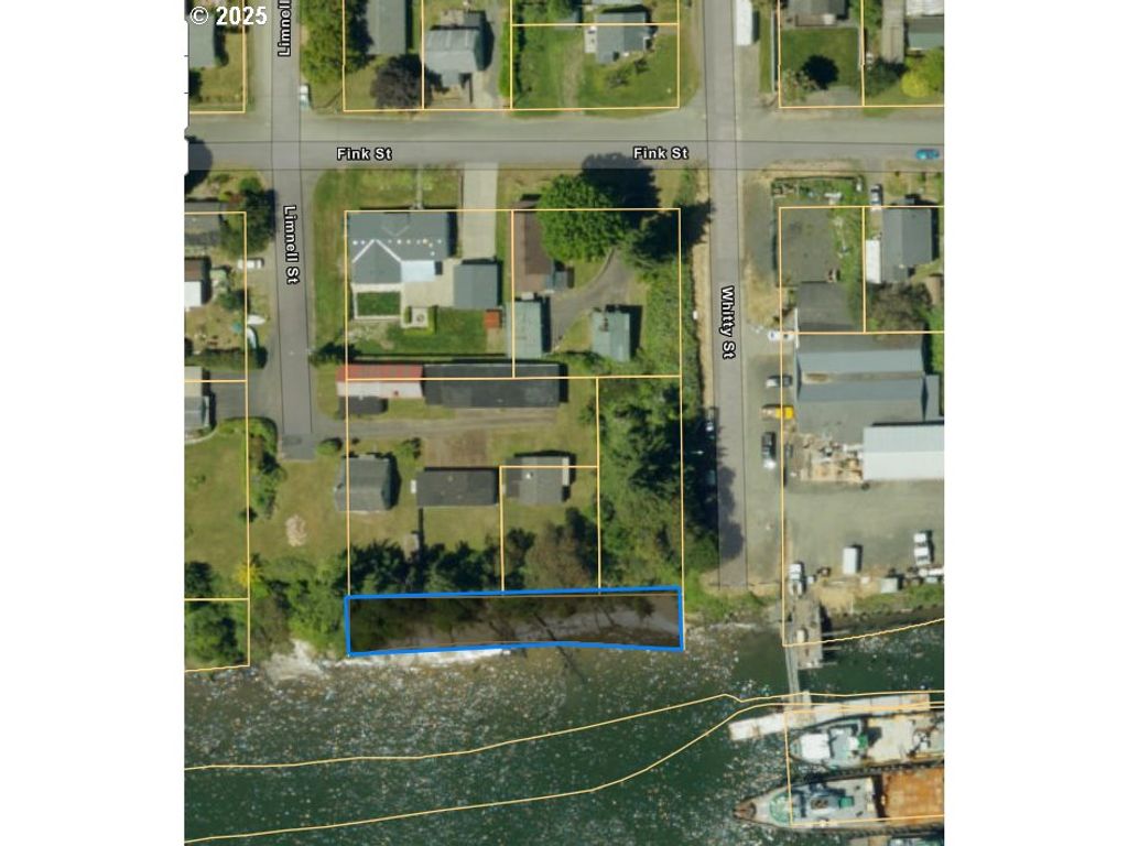 545 WHITTY St, Coos Bay, OR 97420