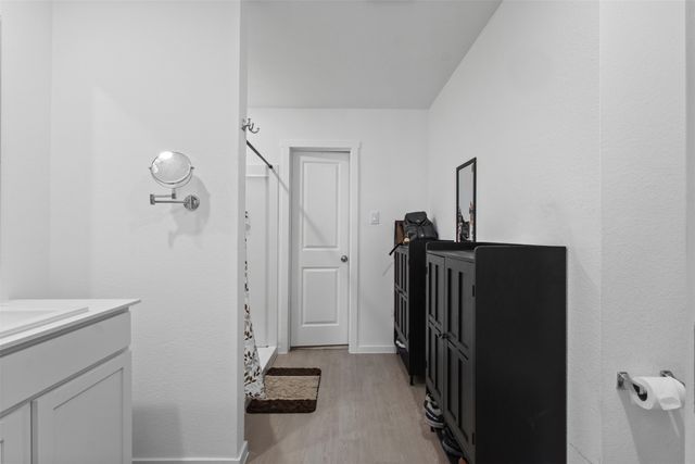 4958 Meadow Glen Drive, Ennis, TX 75119