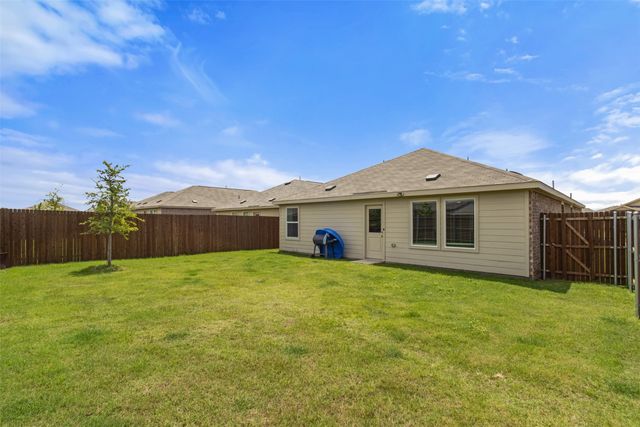 4958 Meadow Glen Drive, Ennis, TX 75119