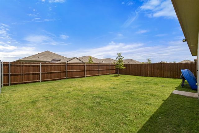 4958 Meadow Glen Drive, Ennis, TX 75119