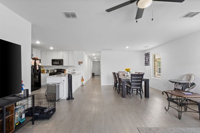 4958 Meadow Glen Drive, Ennis, TX 75119