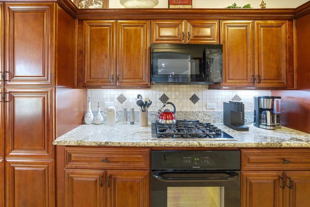 Image 11 of property listing at 44732 Elkhorn Trail, Indian Wells, CA 92210
