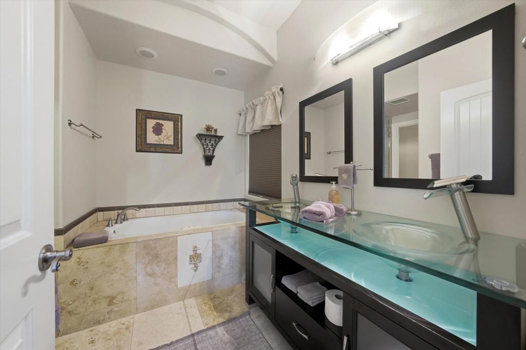 Image 16 of property listing at 44732 Elkhorn Trail, Indian Wells, CA 92210