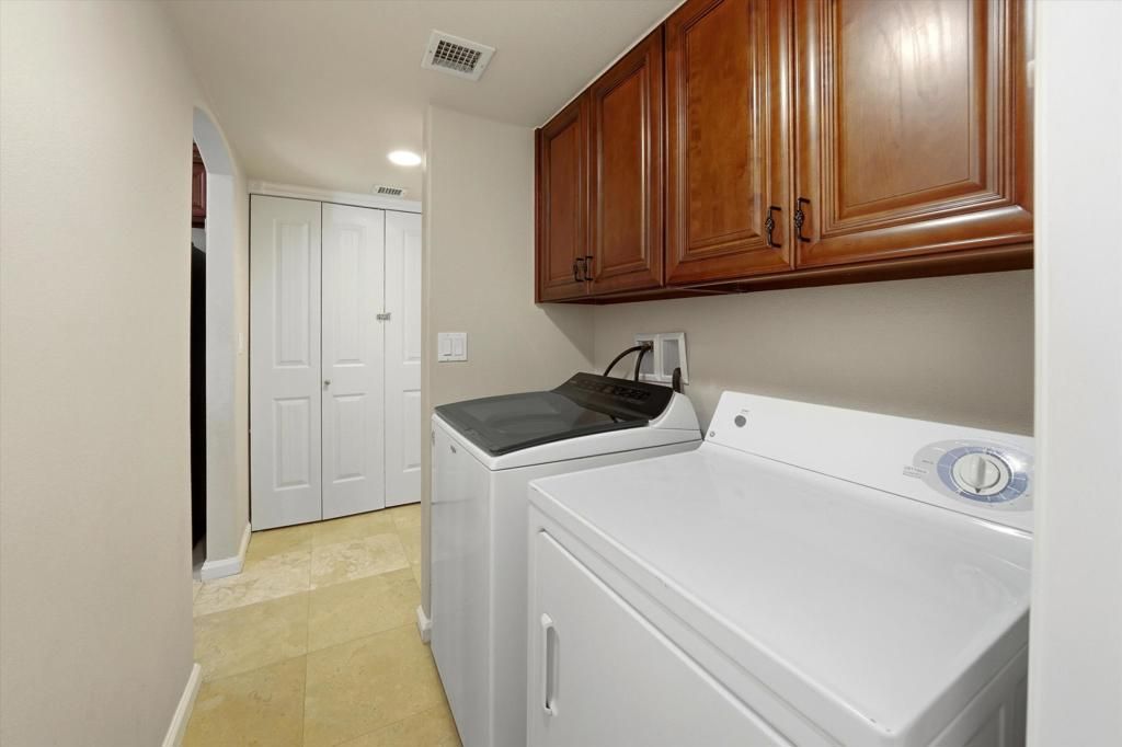 Image 22 of property listing at 44732 Elkhorn Trail, Indian Wells, CA 92210