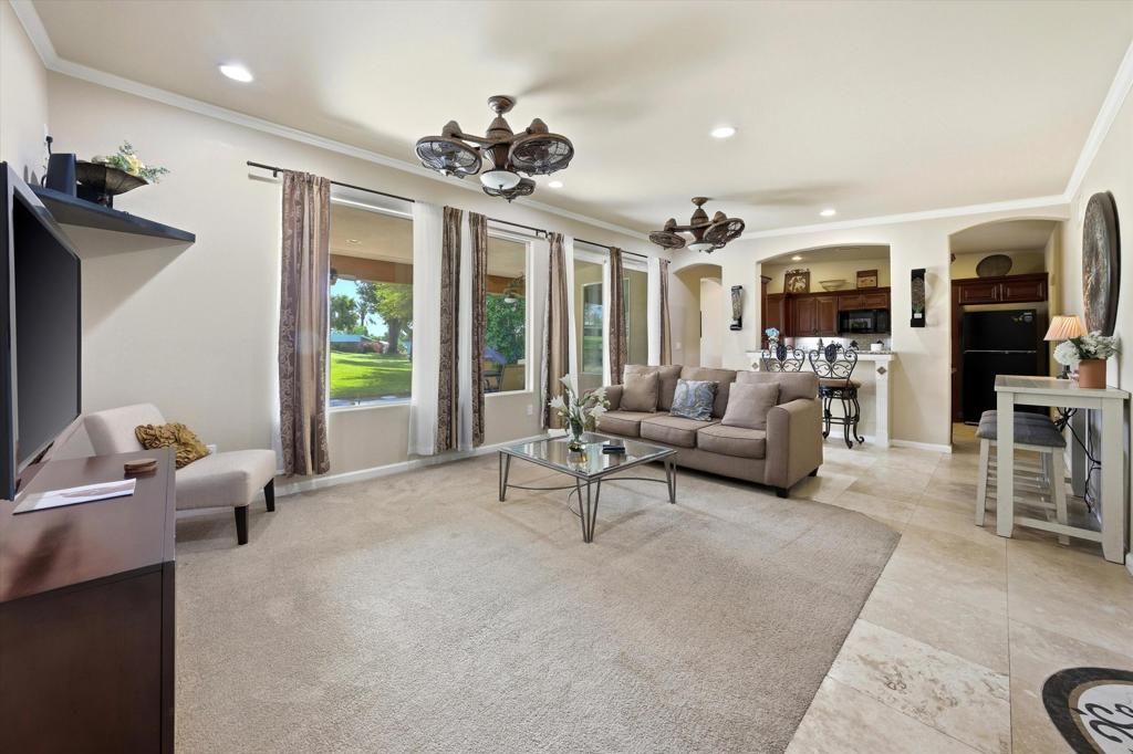 Image 5 of property listing at 44732 Elkhorn Trail, Indian Wells, CA 92210