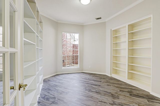 1515 Orchard Park Drive, Houston, TX 77077