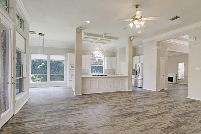 1515 Orchard Park Drive, Houston, TX 77077