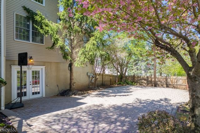 19 Ridge Rd, Green Brook Twp., NJ 08812