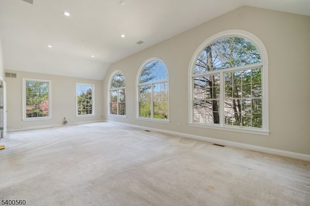 19 Ridge Rd, Green Brook Twp., NJ 08812